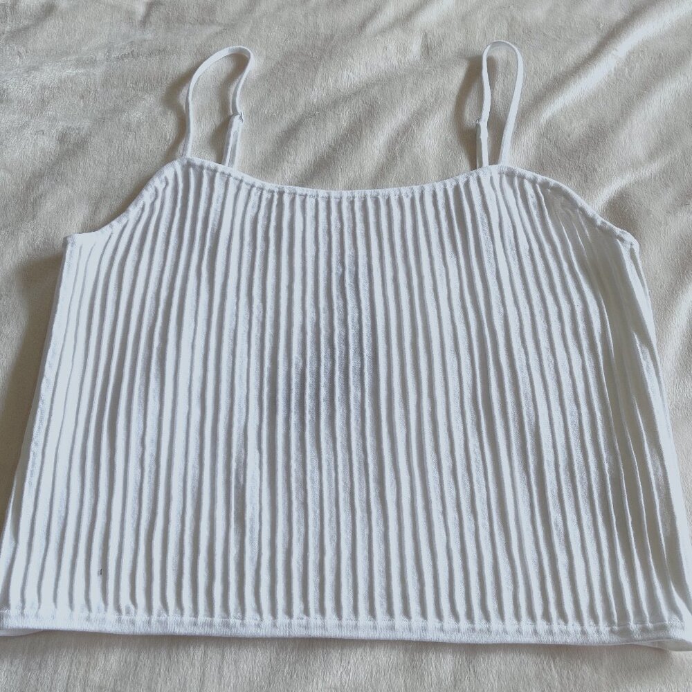 Express white textured tank top - size Large - NWT